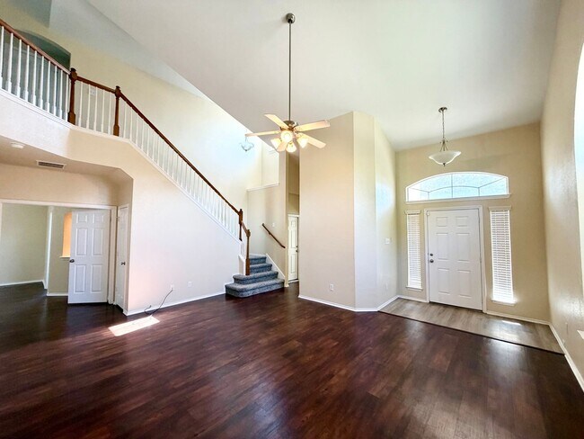 Building Photo - 6404 Mundo Dr
