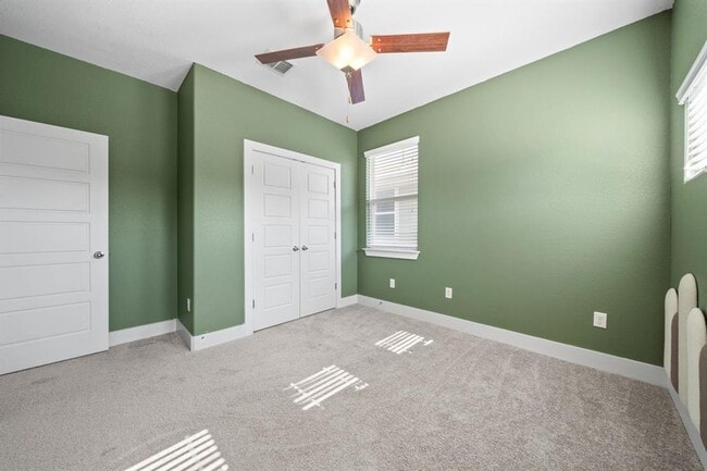 Building Photo - 1406 Casa Dr