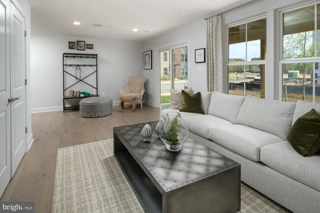 Building Photo - Gorgeous Open Concept 3 Bed 3.5 Bath Rental in Hanover