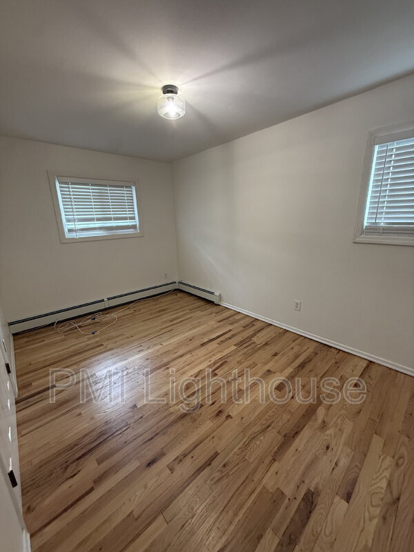 Building Photo - 2077 Feuereisen Ave