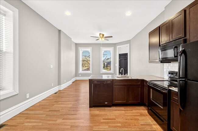 Building Photo - Soulard First Fleur