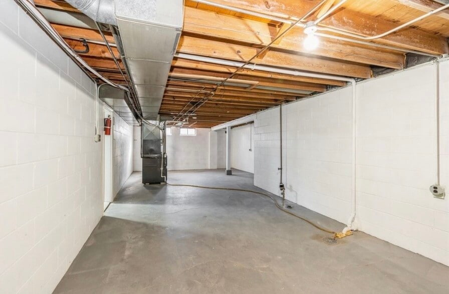 Building Photo - 2101 30th St