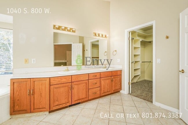 Building Photo - 1040 S 800 W