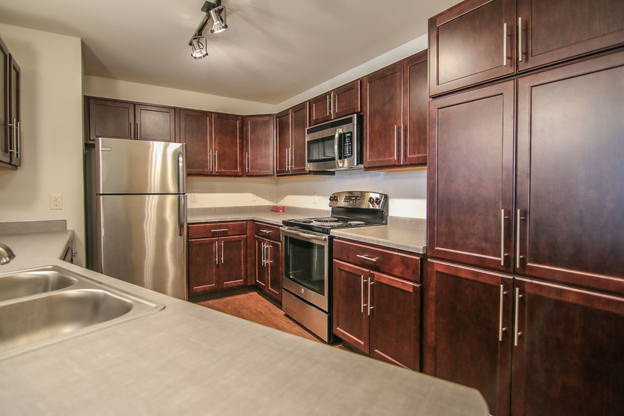 Kitchen - Metro View Apartments