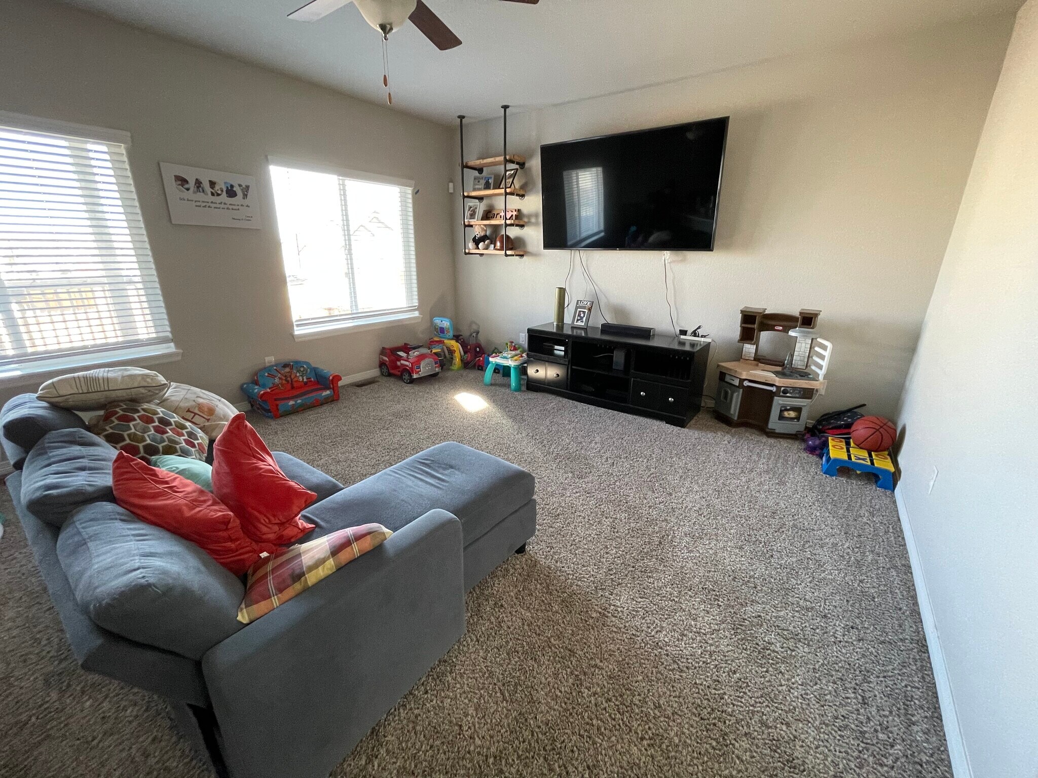 Building Photo - 10994 Aliso Dr