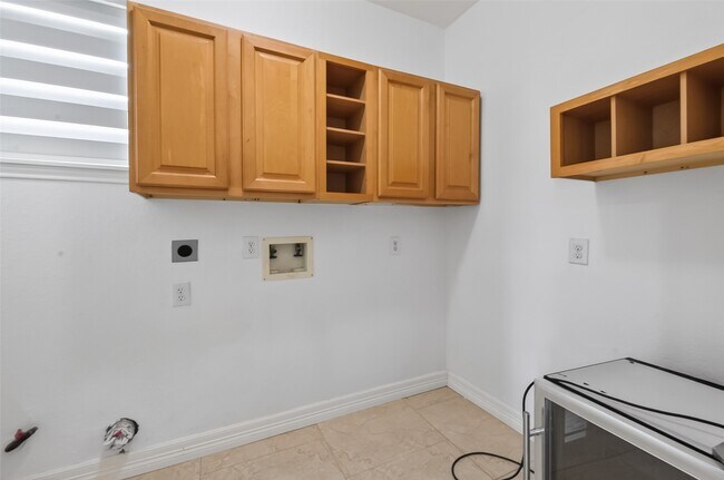 Building Photo - 1311 Rene Ct