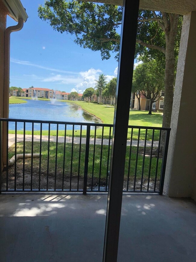 Building Photo - 15025 Michelangelo Blvd