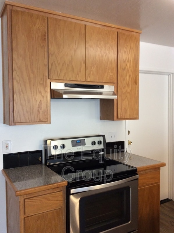 Building Photo - 437 N Park St