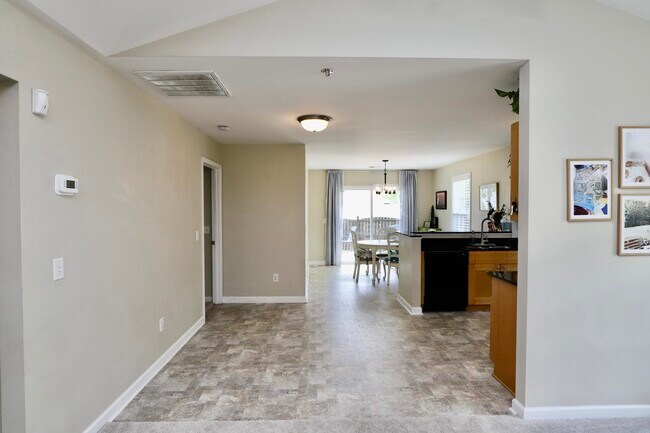 Building Photo - 1116 Waverly Pl Dr