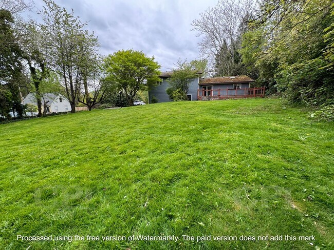 Building Photo - 303 Nevada Dr