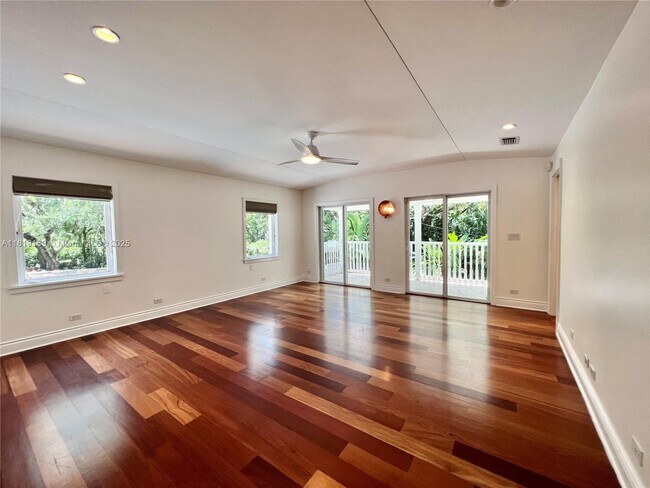 Building Photo - 6150 SW 92nd St
