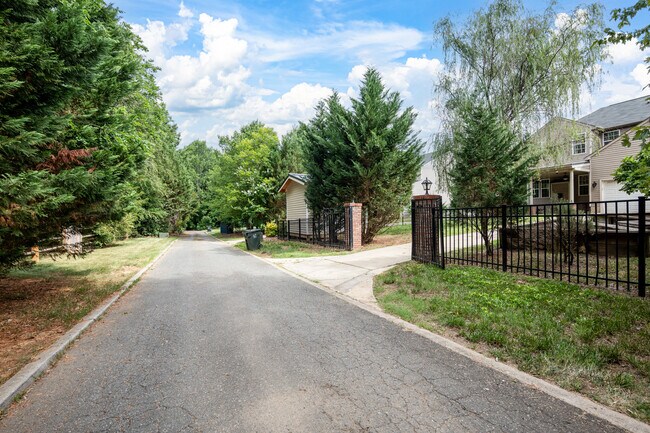 Building Photo - 17047 Hugh Torance Pkwy