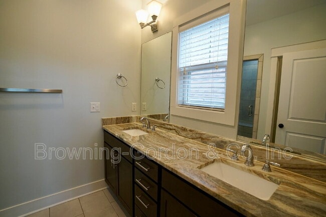 Building Photo - 3402 Shelby Bottoms Bnd