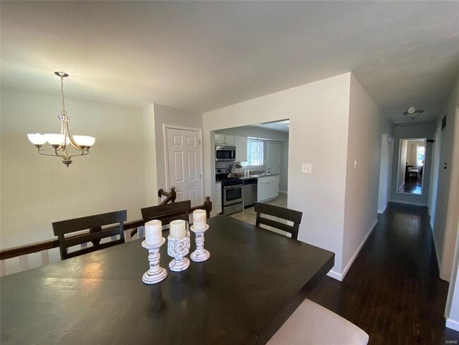 Building Photo - 7 Edgeworth Ave