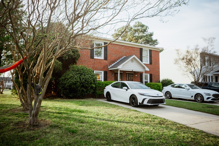 Building Photo - 199 Kristin Dr