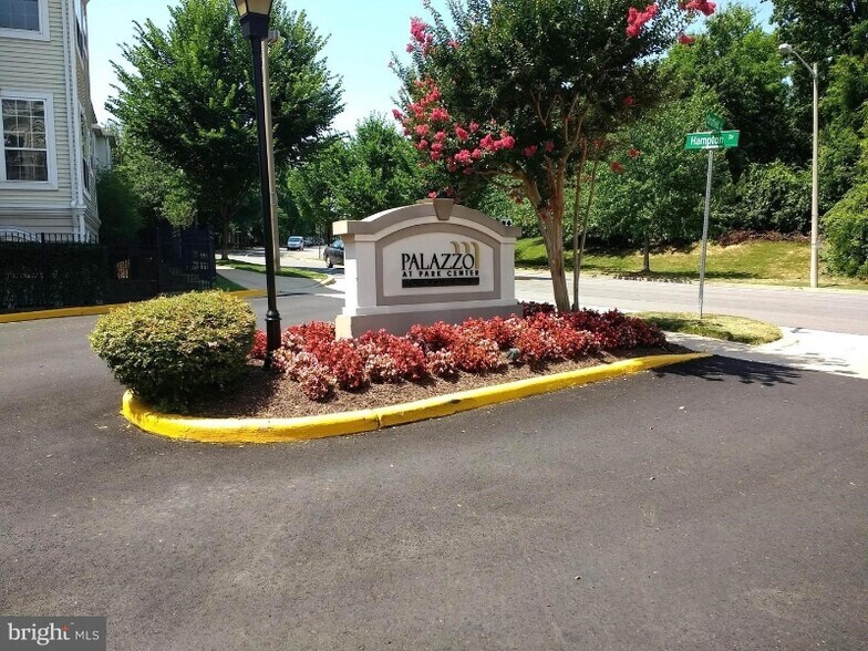 Building Photo - 4561 Strutfield Ln