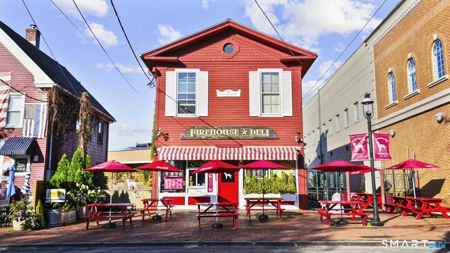 Building Photo - 107 Benson Pl