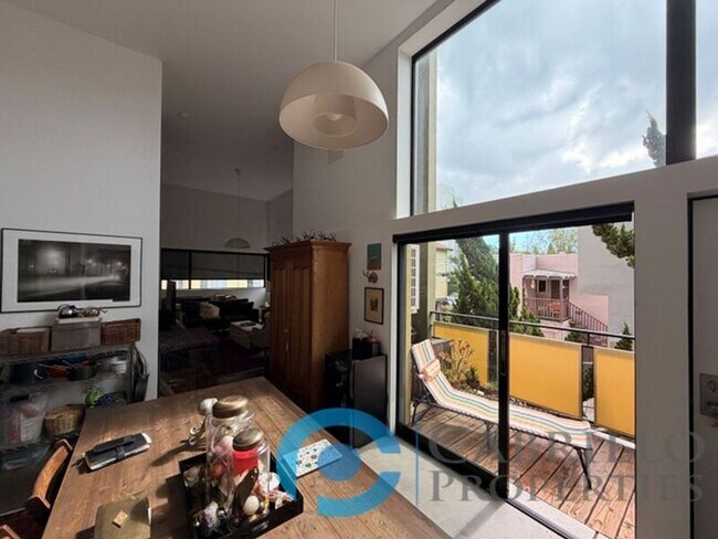 Building Photo - 3771 Centre St