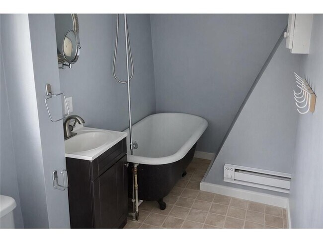 Building Photo - 283 Front Ave