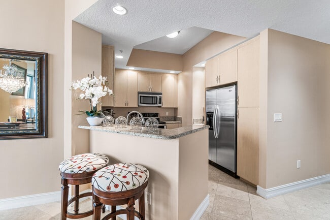 Building Photo - 701 S Olive Ave