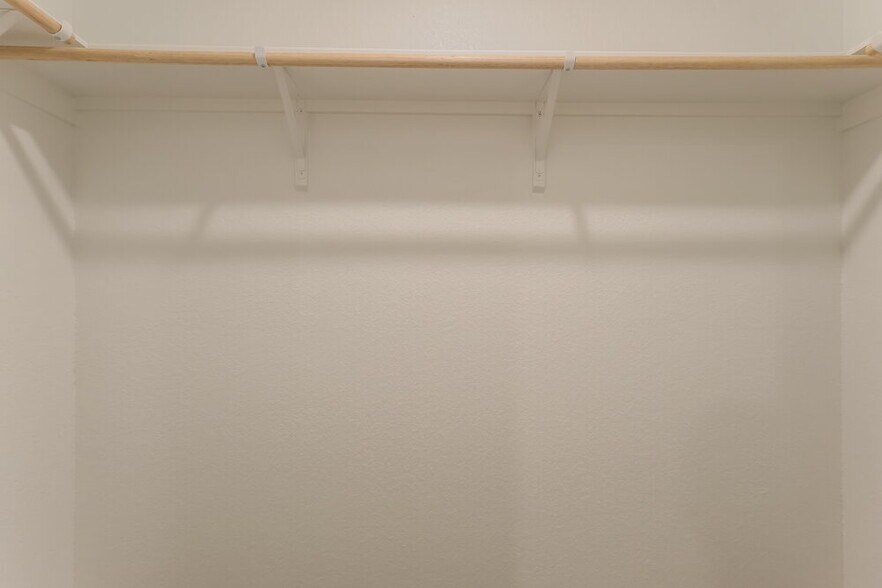 Building Photo - 15254 Abella Dr