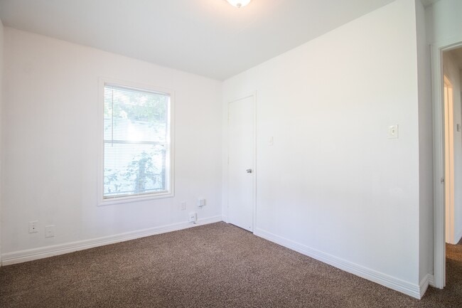 Building Photo - 4634 Clover St