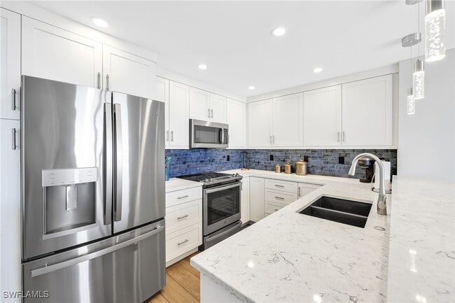 Building Photo - 9653 Gulf Shore Dr