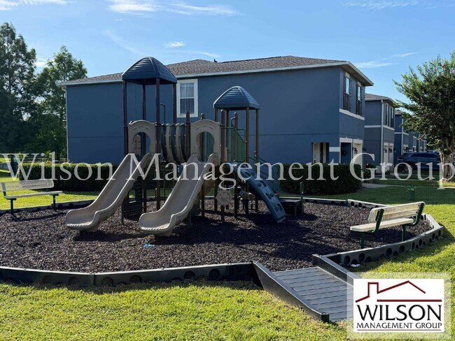 Building Photo - 12664 Somerset Oaks St