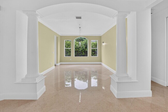 Building Photo - 9511 Savona Winds Dr