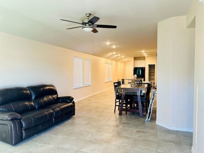 Building Photo - 21423 Holly Heights Rd