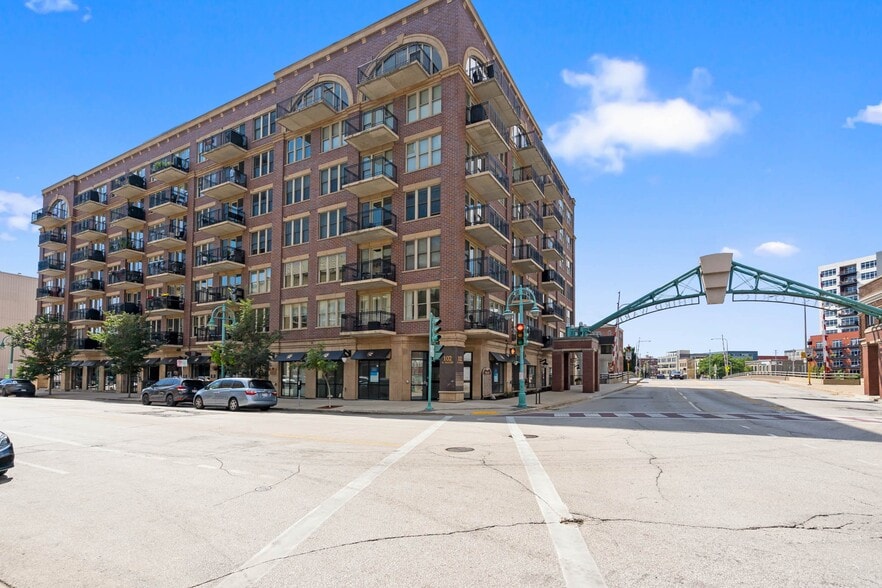 Building Photo - 102 N Water St