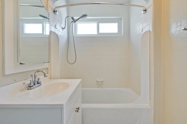 Building Photo - Cute and Cozy 1BR/1BA near downtown Sunnyvale