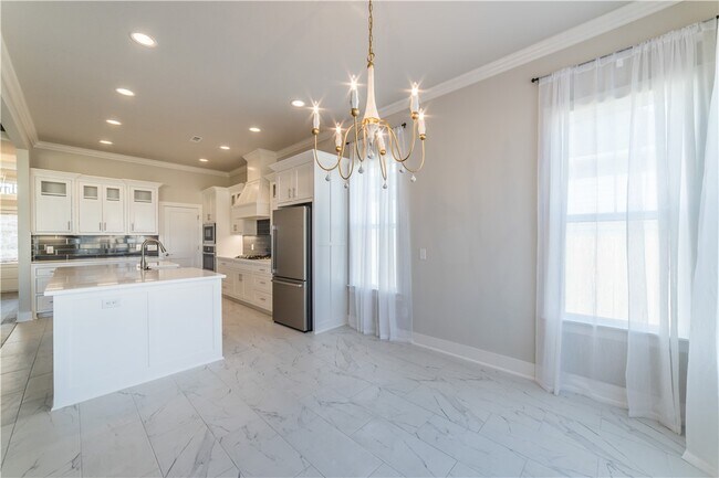 Building Photo - 6417 S 62nd St