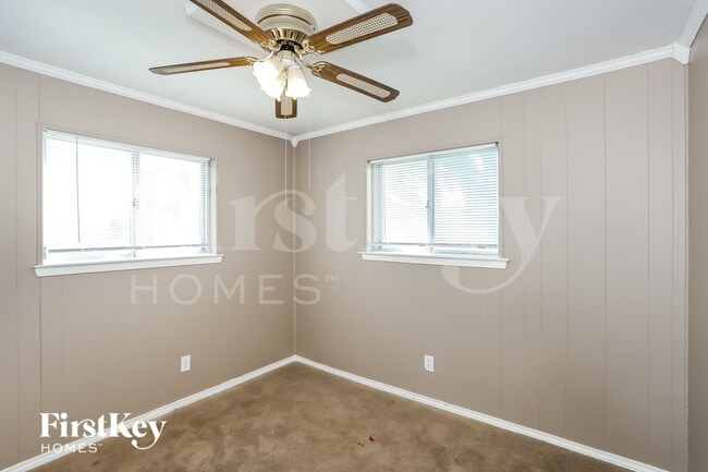 Building Photo - 2907 E Mitchell St