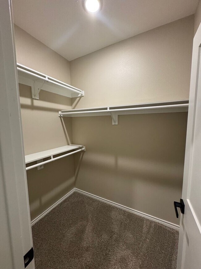 Building Photo - Brand New Apartments!!  2 Bedroom 2 Bath!