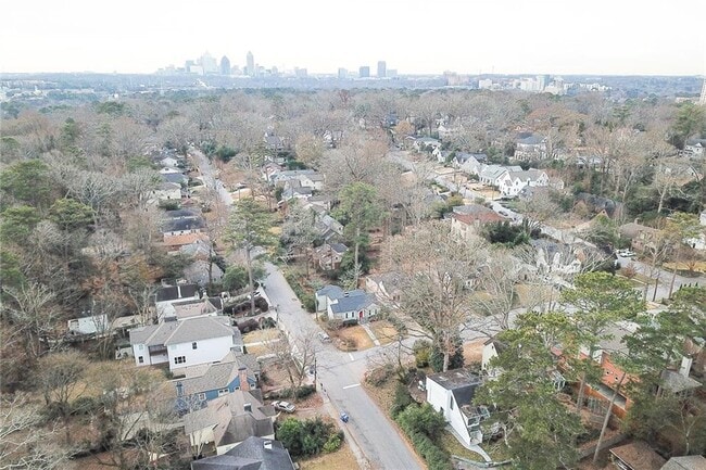 Building Photo - 270 Peachtree Way NE