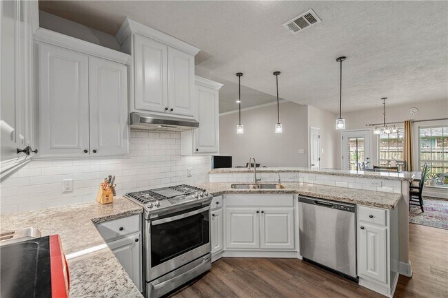 Building Photo - 1011 Dove Chase Ln