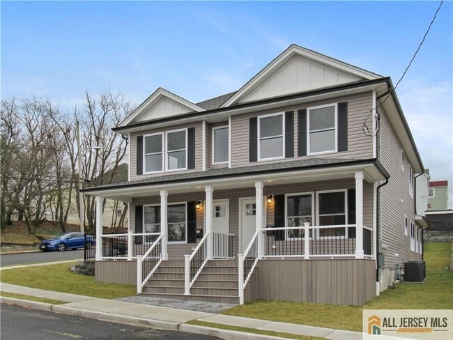 Building Photo - 502 Alpine St