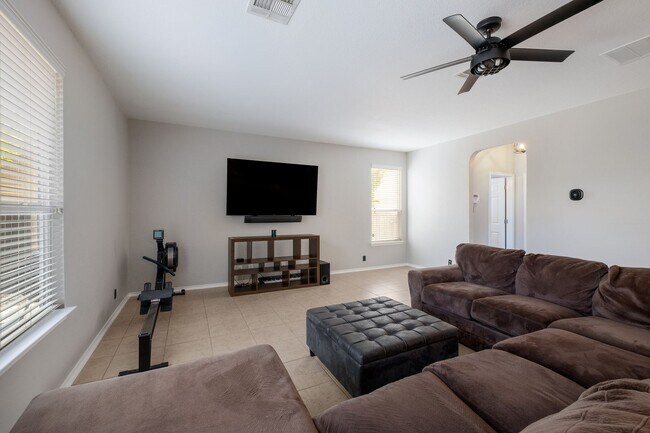 Building Photo - * Half off of first months rent*