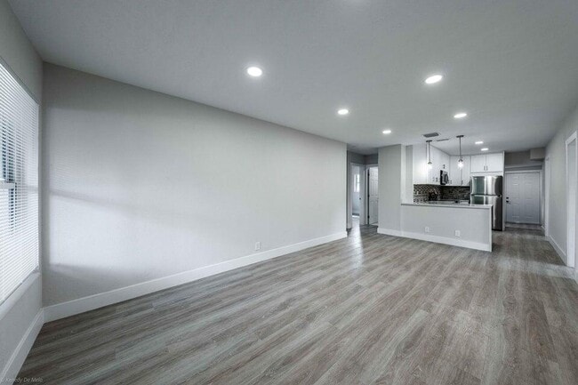 Building Photo - 1405 NW 7th Terrace