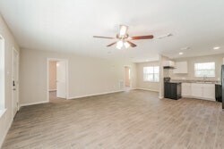 Building Photo - 19188 Oakdale Ct