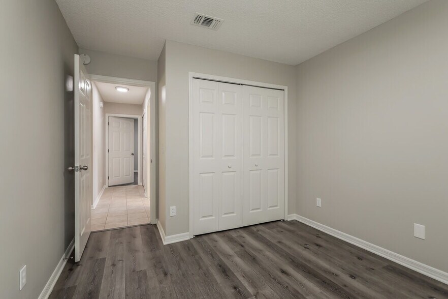 Building Photo - 9099 Rockpond Meadows Dr