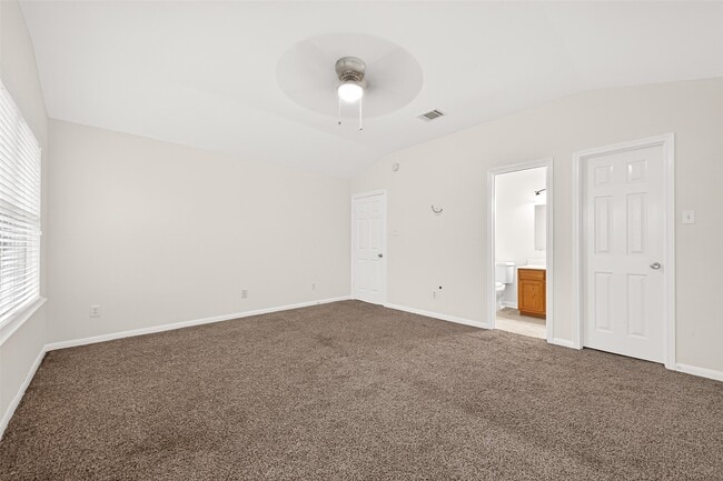 Building Photo - 22303 Naple Hollow Ln