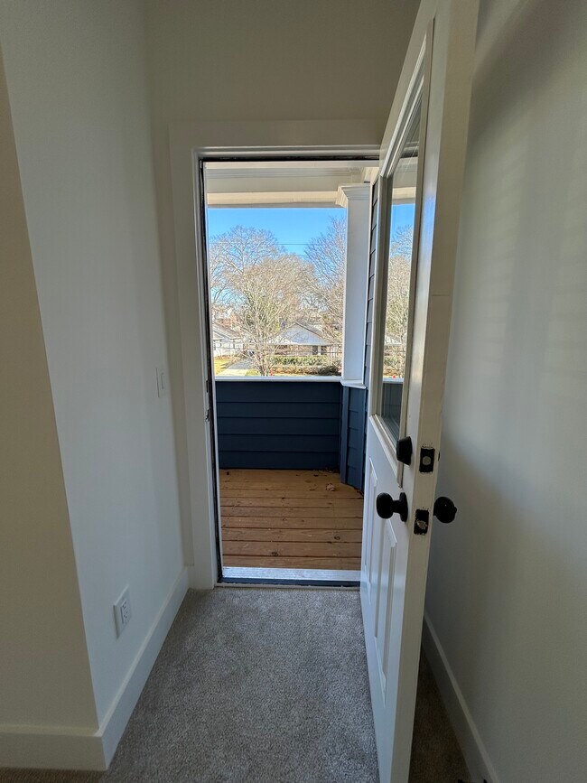 Building Photo - 73 Whitefoord Ave SE