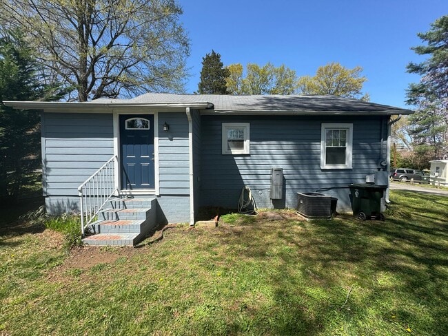 Building Photo - Walking distance to Downtown Kings Mountain, NC  =