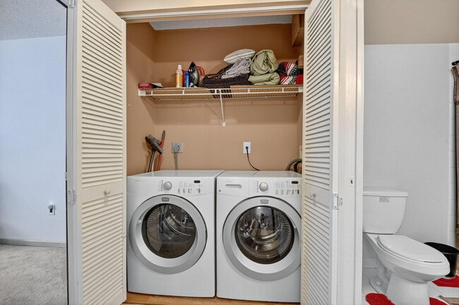 Building Photo - 1733 Village Blvd