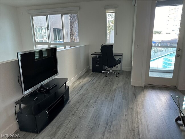 Building Photo - 4545 Dean Martin Dr