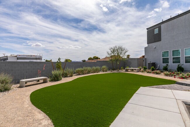 Building Photo - 2024 Lennar-Built Fully Furnished 2BR + Office Space Townhome-Style Condo in Cadence
