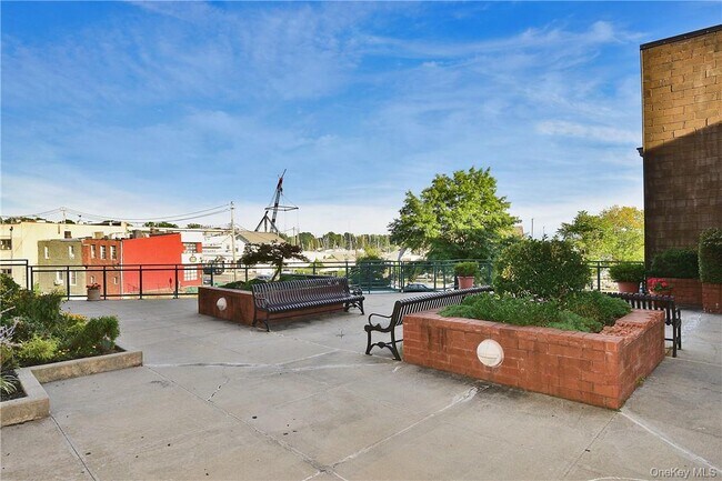 Building Photo - 123 Mamaroneck Ave