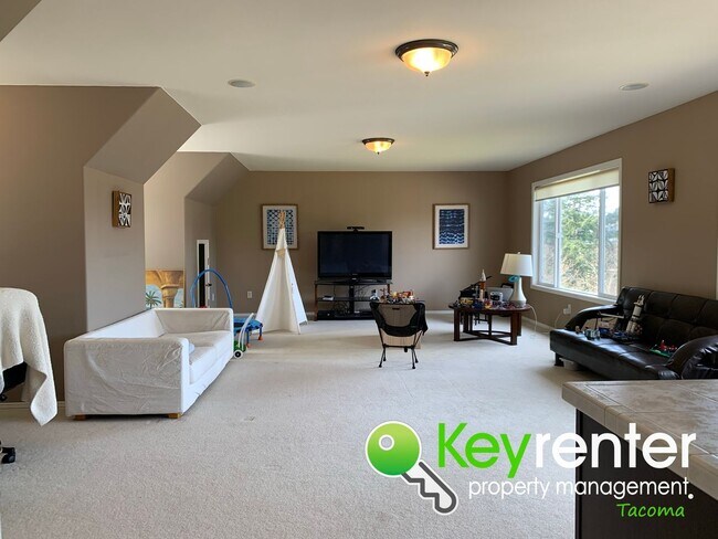 Building Photo - Luxurious House in North East Tacoma!!